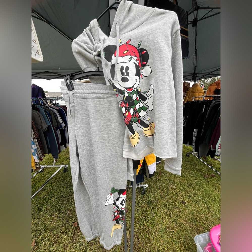 Disney's Mickey Mouse 2 piece Juniors' Mistletoe Graphic Hoodie - Picture 7 of 7